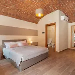 Casa vacanze Viverone - La Borgata X12 *