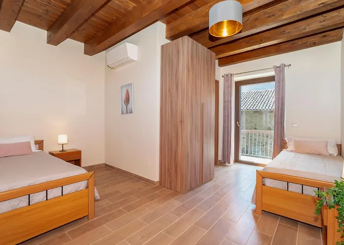 Vakantiehuis Viverone - La Borgata X12