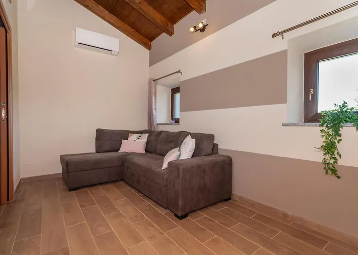 Vakantiehuis Viverone - La Borgata X12